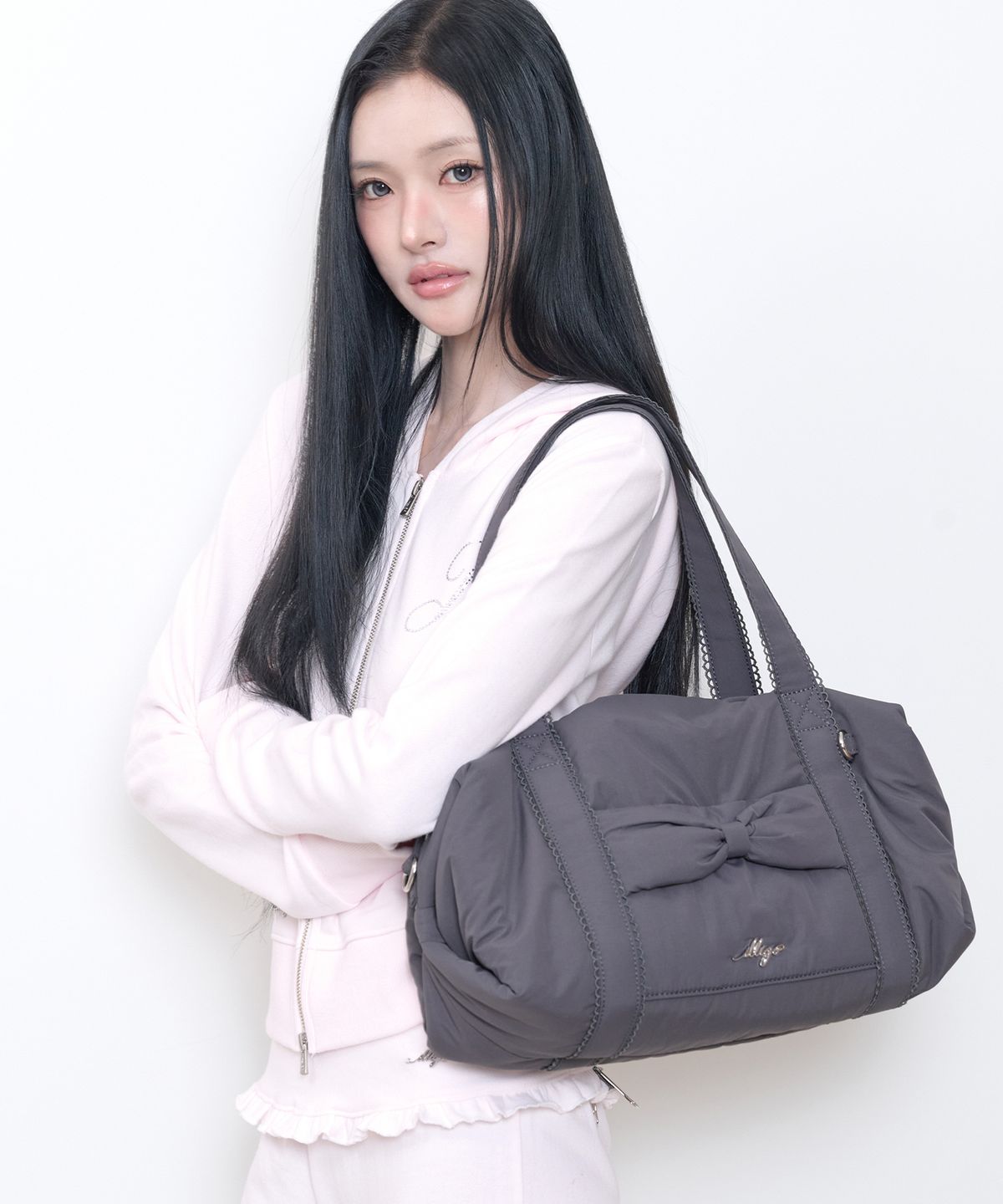 일리고(ILLIGO) 코지 보우 더플 백 차콜