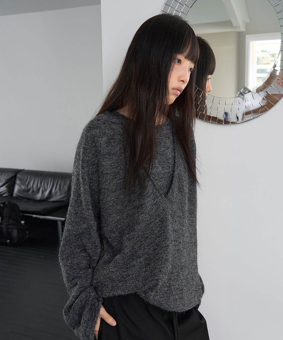 노이어 포 우먼(NOIRER FOR WOMAN) 울 블렌드 딥브이넥 니트 (차콜)