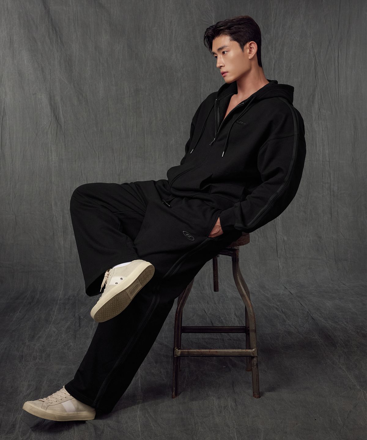 본투윈(BORN TO WIN) BLACK CHROME B TRACK LINE PANTS [BLACK]