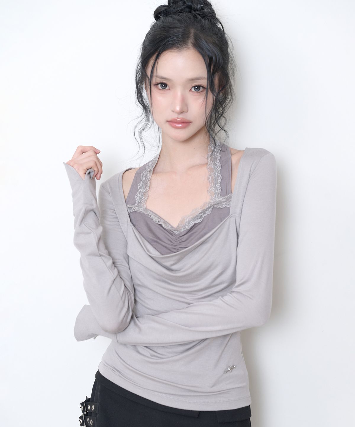 일리고(ILLIGO) 카울 레이스 롱슬리브 베이지