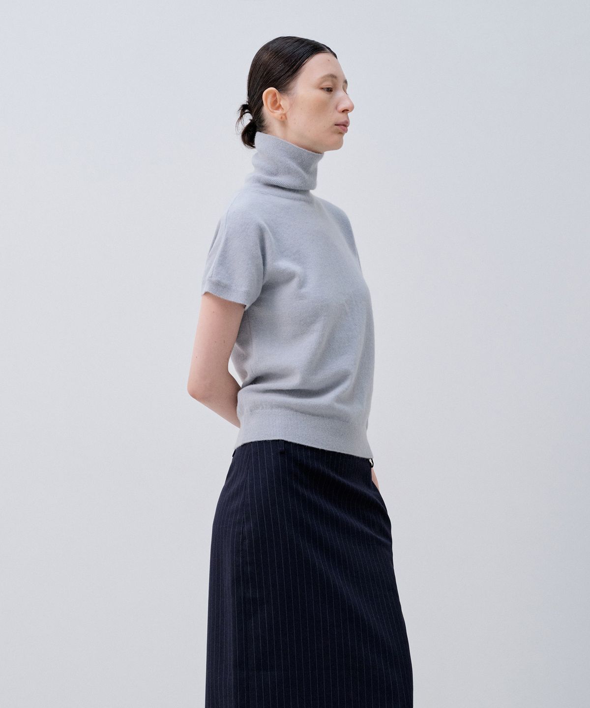 노티아(NOTIA) CAP SLEEVE TURTLENECK KNIT_LIGHT BLUE