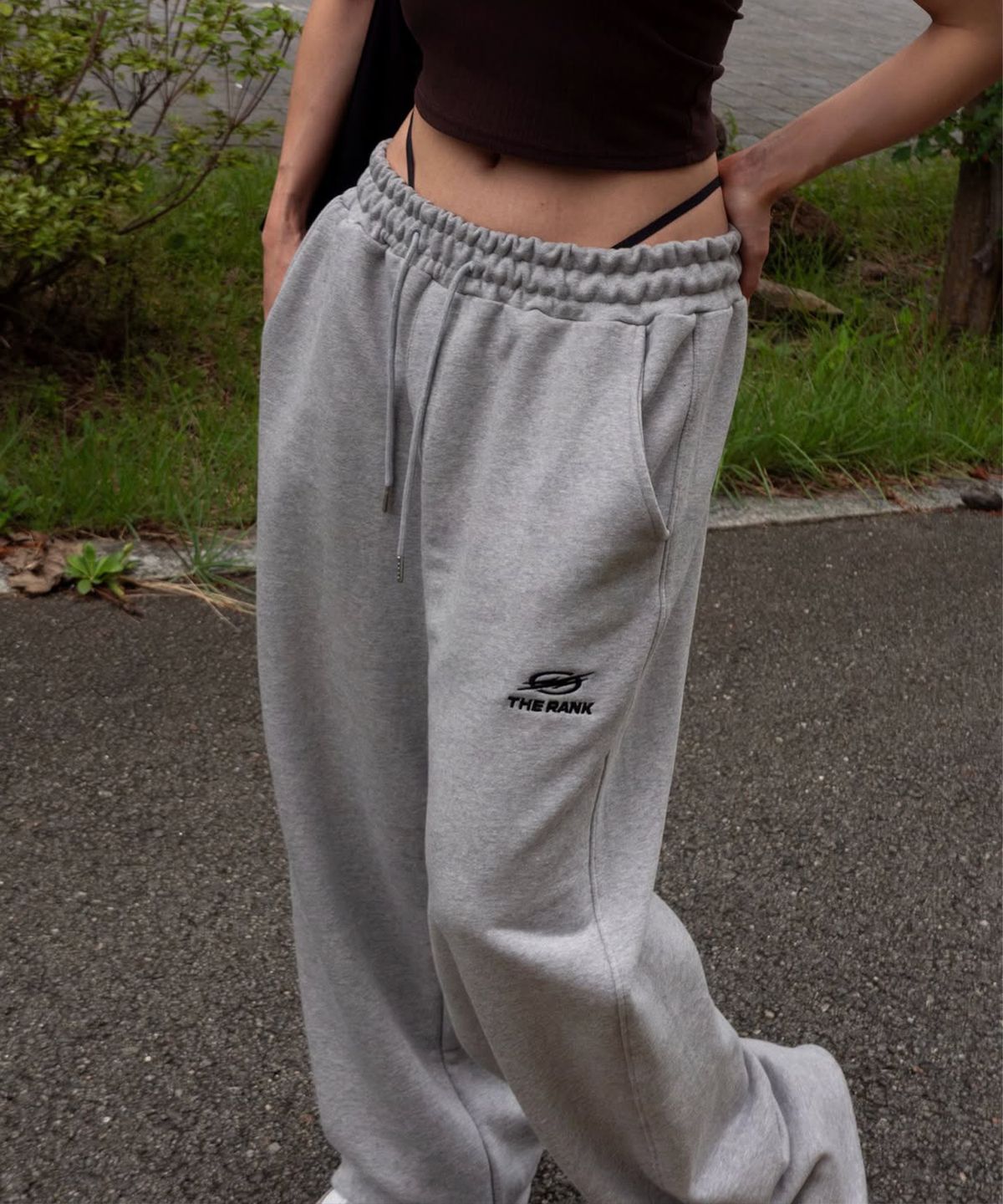 더랭크(THERANK) ESSENTIAL CORE SWEATPANTS [MELANGE GREY]
