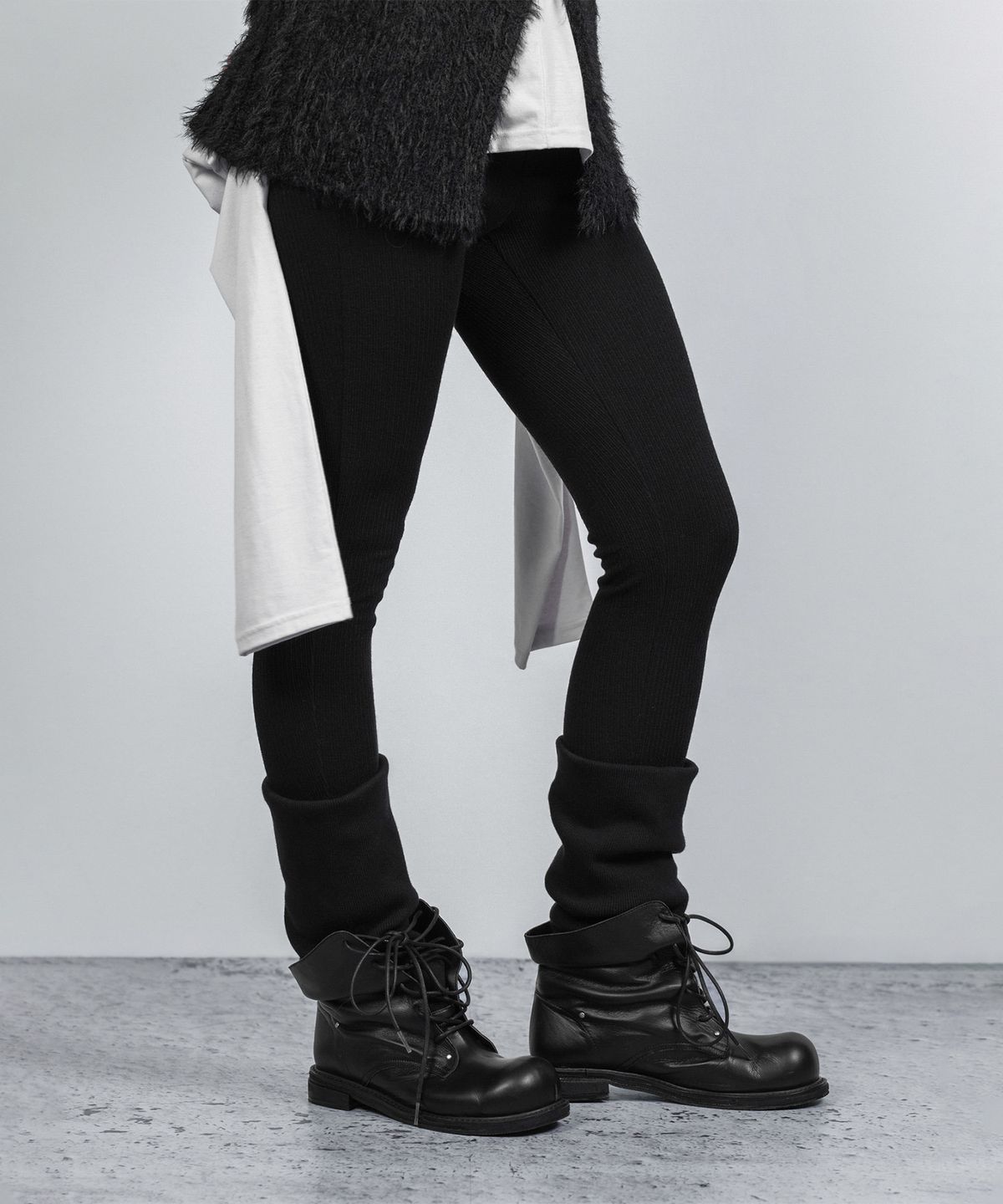 나체(NACHE) RIBBED COMBAT BOOTS BLACK