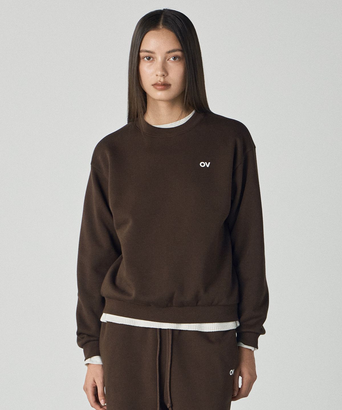 아웃도어 보이스(OUTDOOR VOICES) OV LOGO SWEATSHIRT (BROWN)