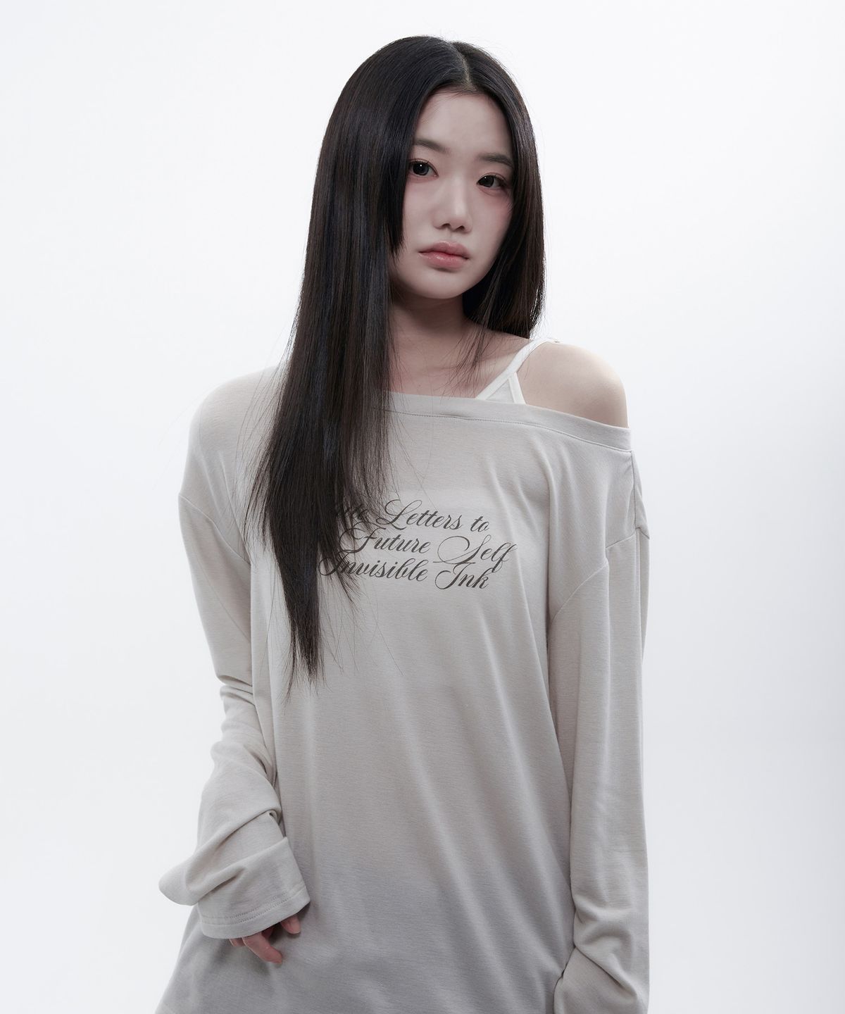 알키알카(ALKI ALKA) Cami Layered Lettering Tee (Light Gray)_ALKAS01558