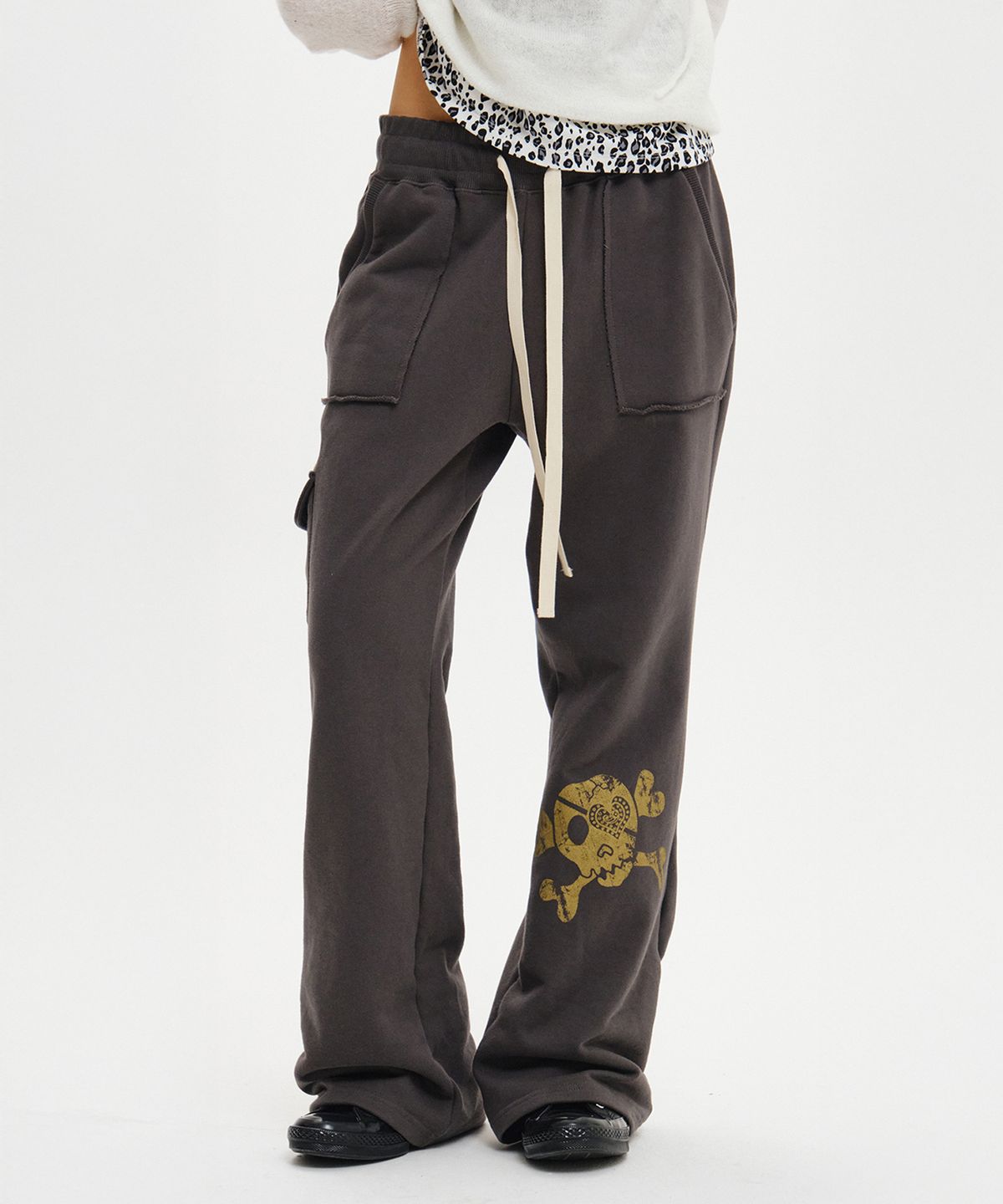소르비(SORBEE) BABY PRINT CARGO SWEAT PANTS / CHARCOAL