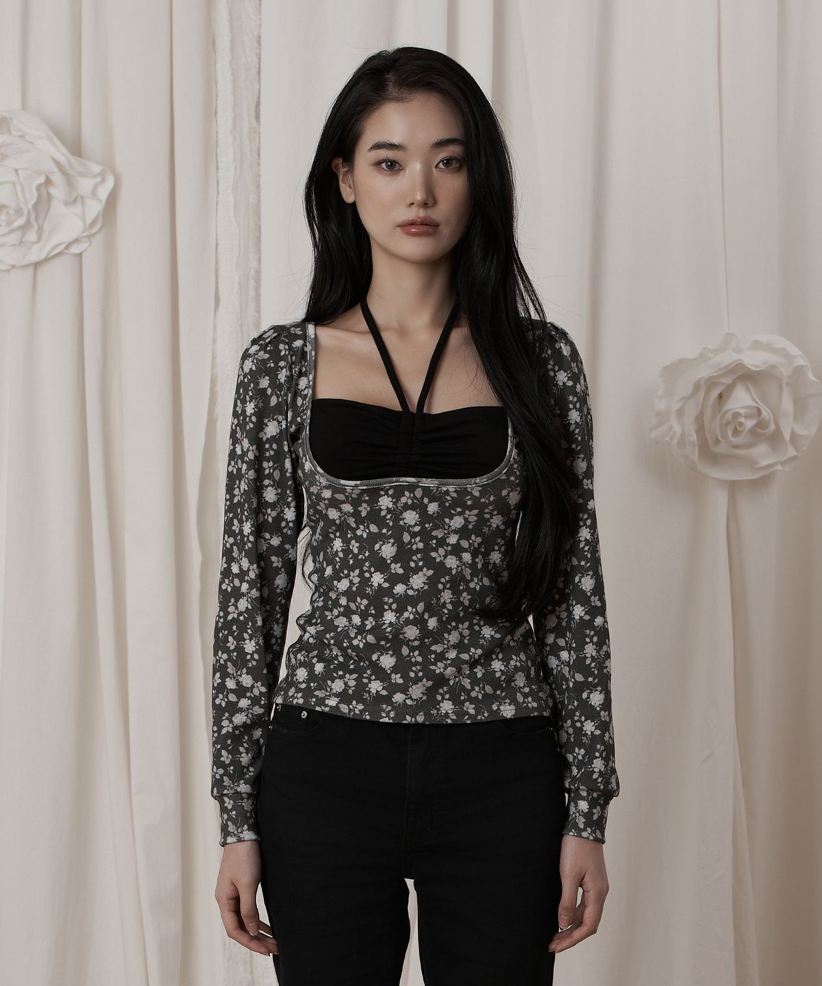 일리오(ILLIO) Black rose Giselle longsleeve