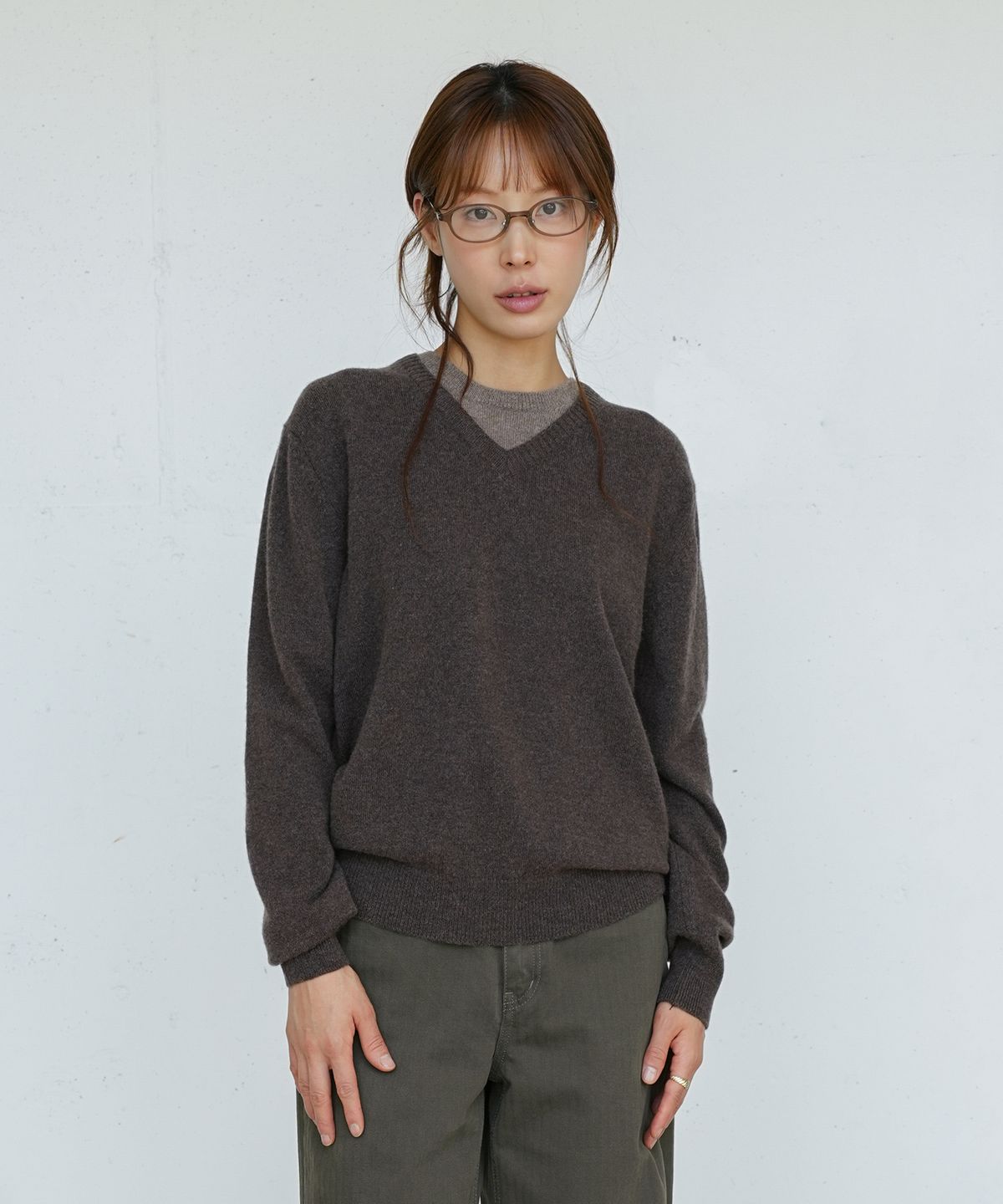유니온블루 우먼(UNIONBLUE WOMAN) LAYERED V-NECK KNIT [MELANGE BROWN]