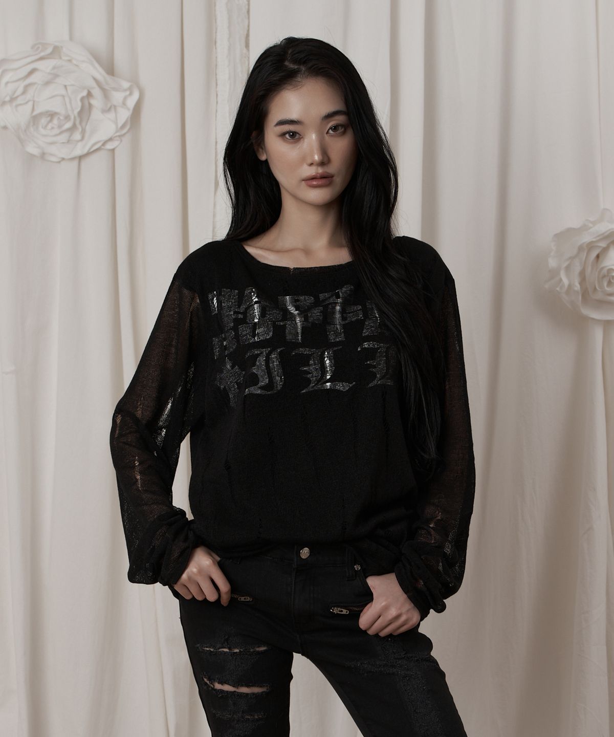 일리오(ILLIO) Black ILL oversized damage knit