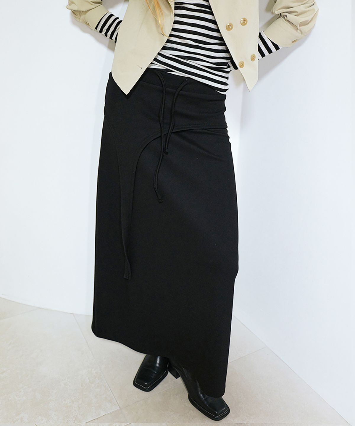 우네씬(UUNE SCENE) Layered Panel Maxi Skirt_Black