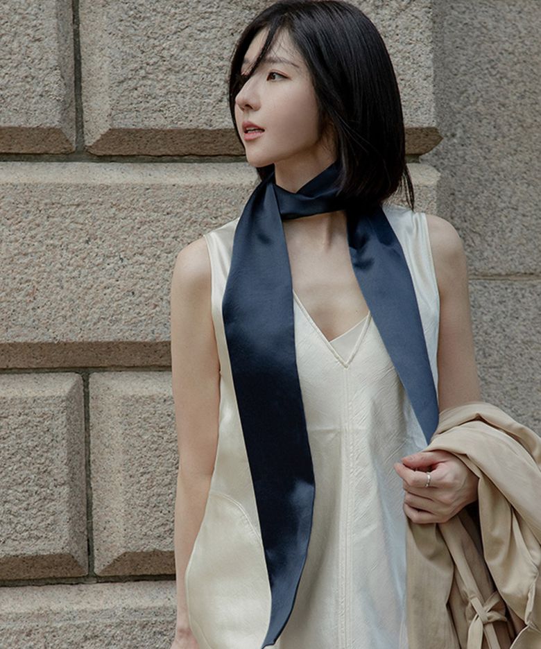 Sleek Scarf (4 Colors)