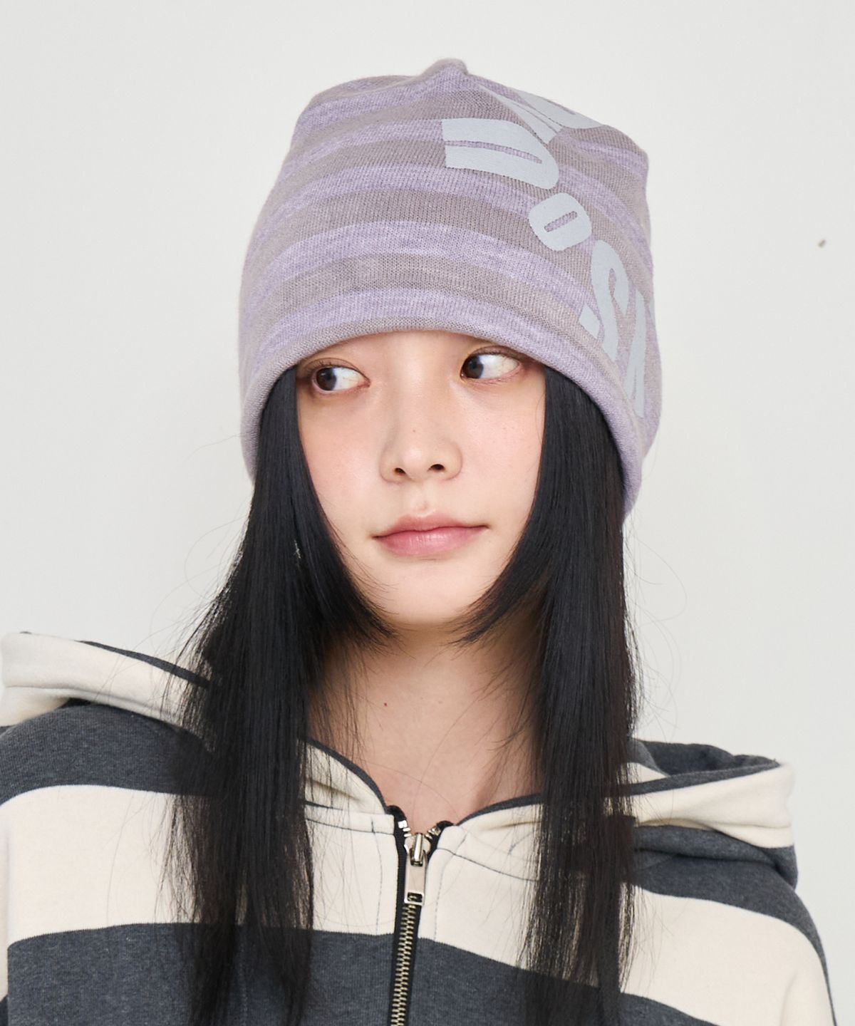 아워세이아워(OURSAYSOUR) OUR 레터링 로고 비니 퍼플/챠콜