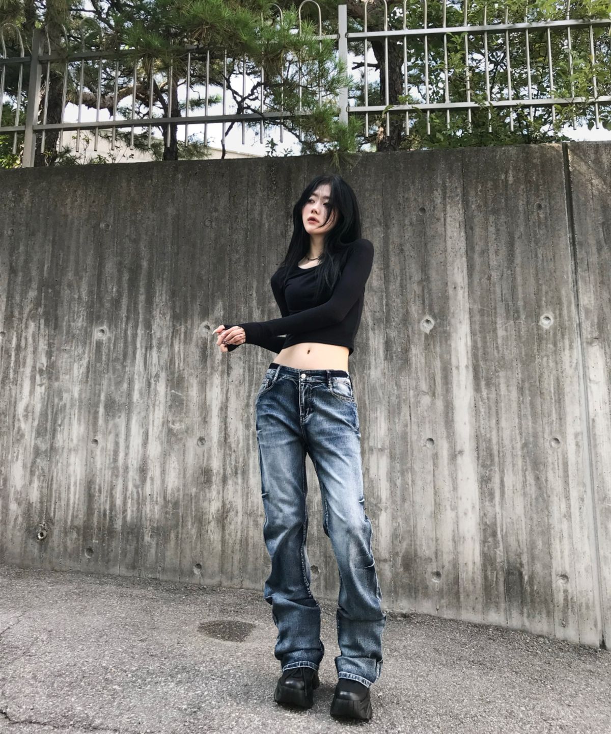 시아오시코(SIAOSIKO) 페이디드 블루 로우라이즈 데님