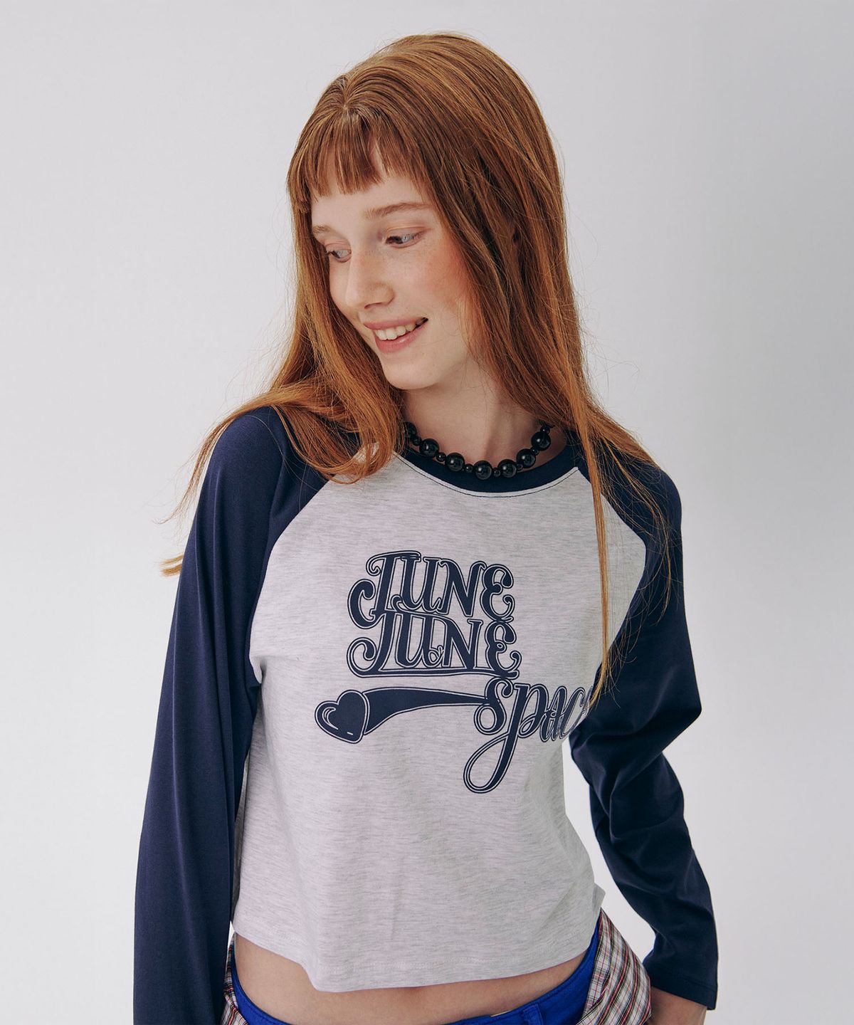 준준스페이스(JUNEJUNE SPACE) June logo Raglan Tee_Navy