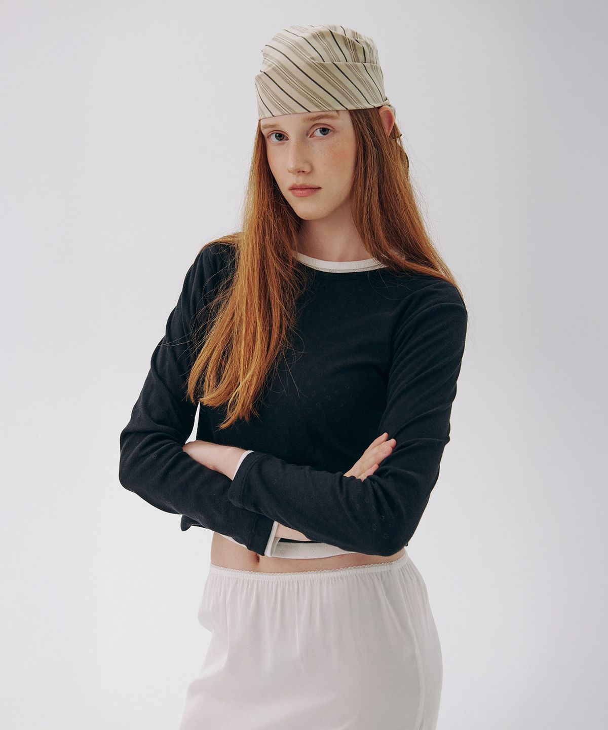 준준스페이스(JUNEJUNE SPACE) Slim Basic Tee_Black