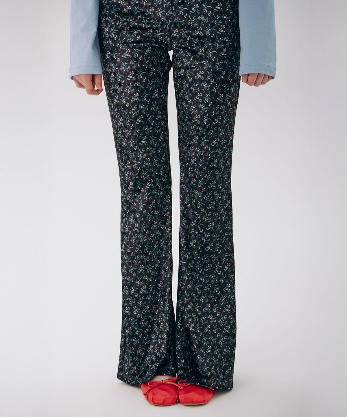 준준스페이스(JUNEJUNE SPACE) VOL17.Floral Bootcut Pants_Black