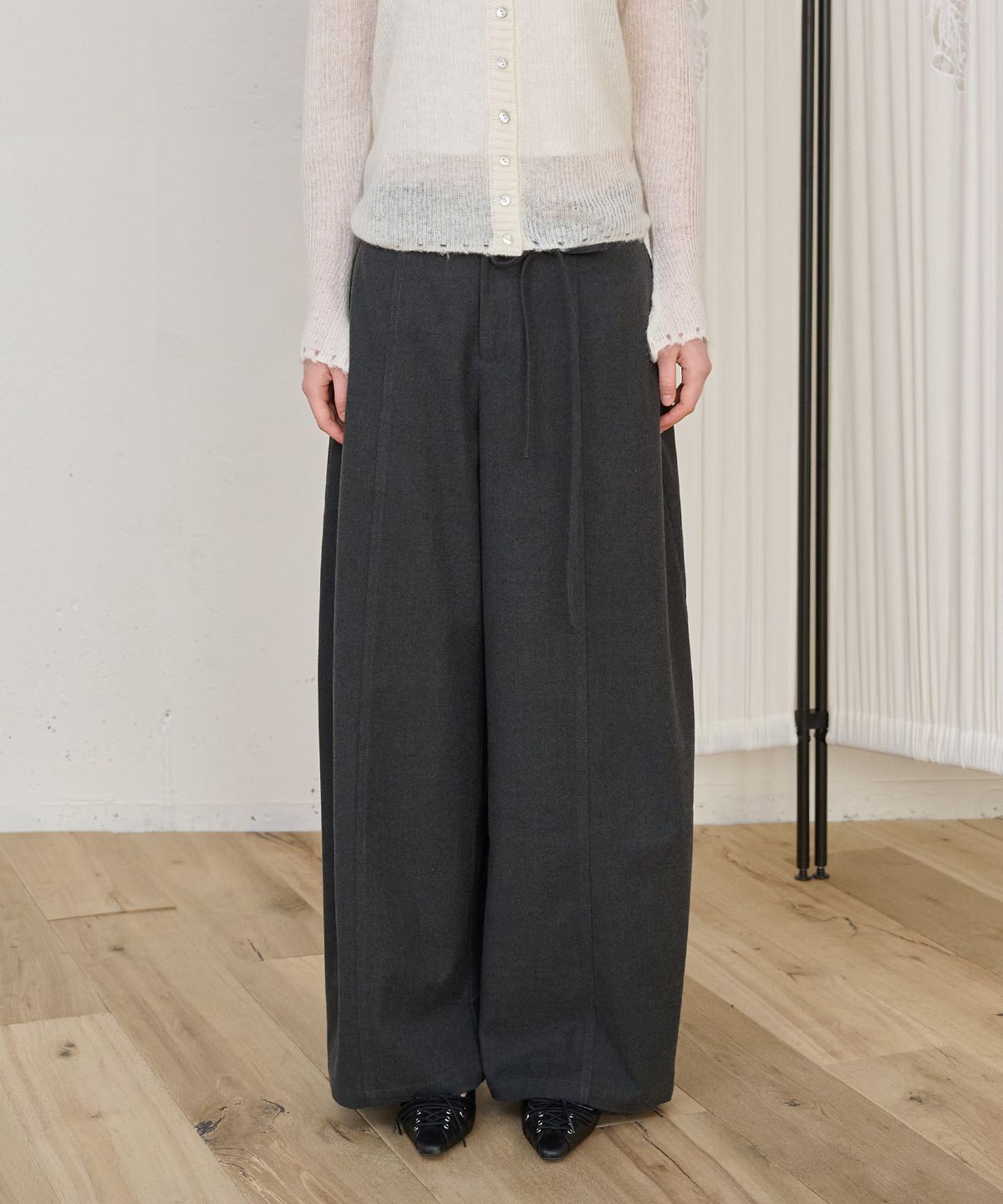 에이킷(AKEIT) String Belt Wool Slacks_Charcoal Grey