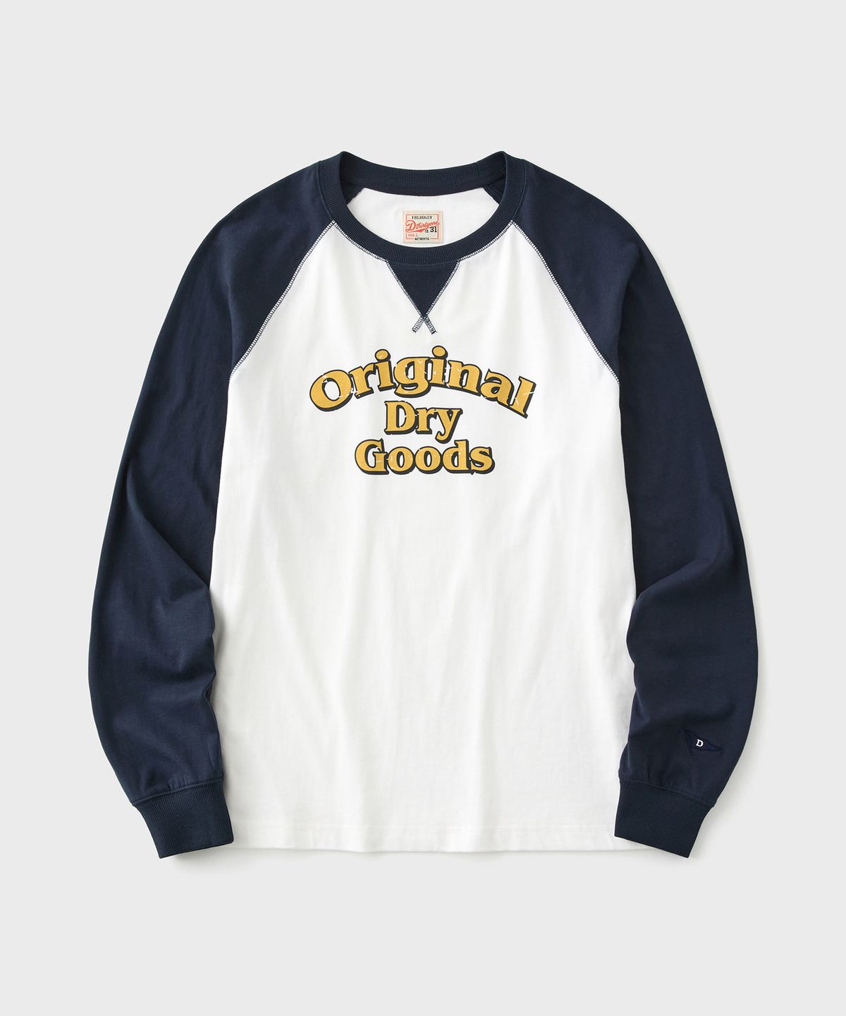 디써티원(DTHIRTYONE) Pennant Vintage Raglan Long Sleeve (Navy)