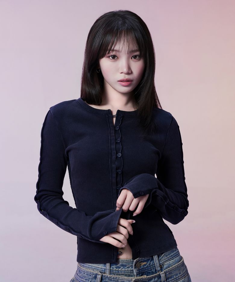WASHED RIB BUTTON DETAIL TOP IN CHARCOAL