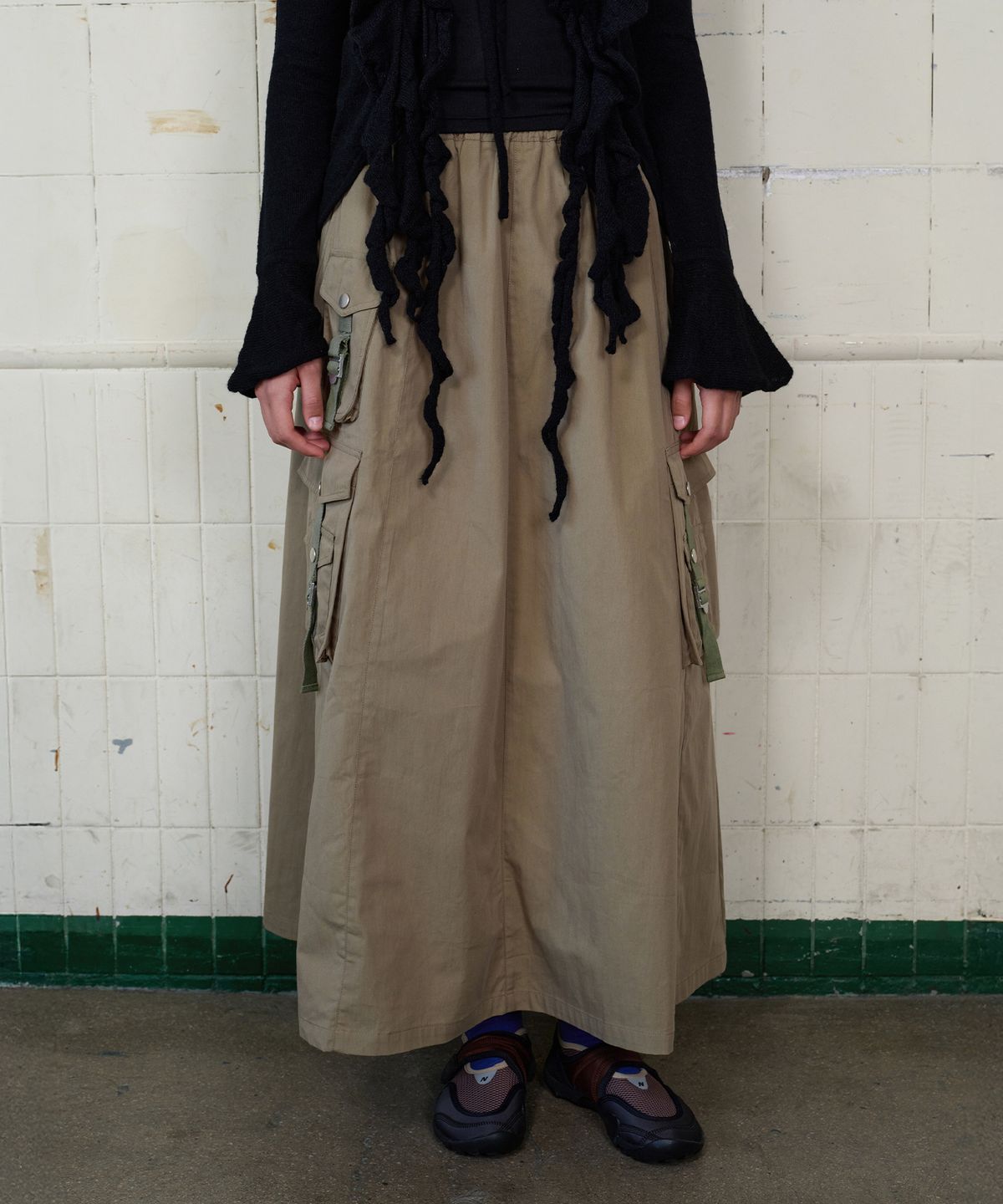 무드베러(MOODBETTER) FLARED WORK SKIRT KHAKI