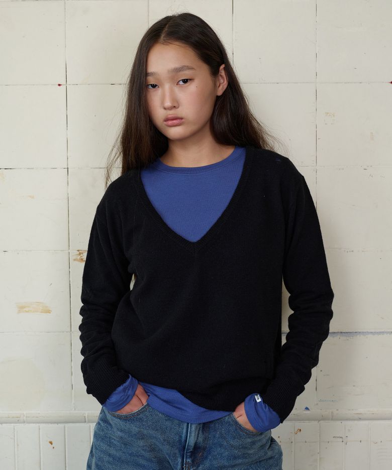DEEP V NECK DAMEGE KNIT BLACK