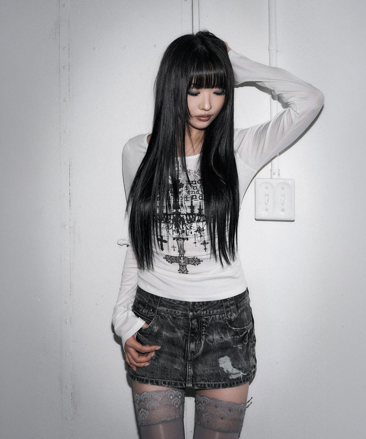 스키즘 인듀싱(SCHISM INDUCING) DISTRESSED EYELET SKIRT PANTS BLACK