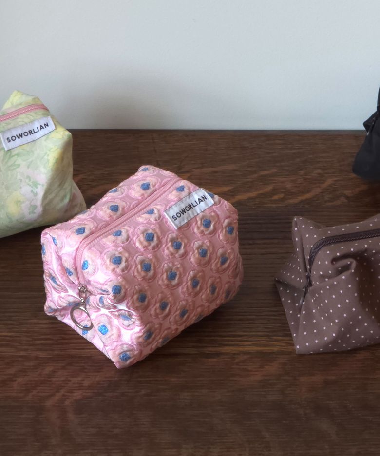 Cloud Pouch_Blooming