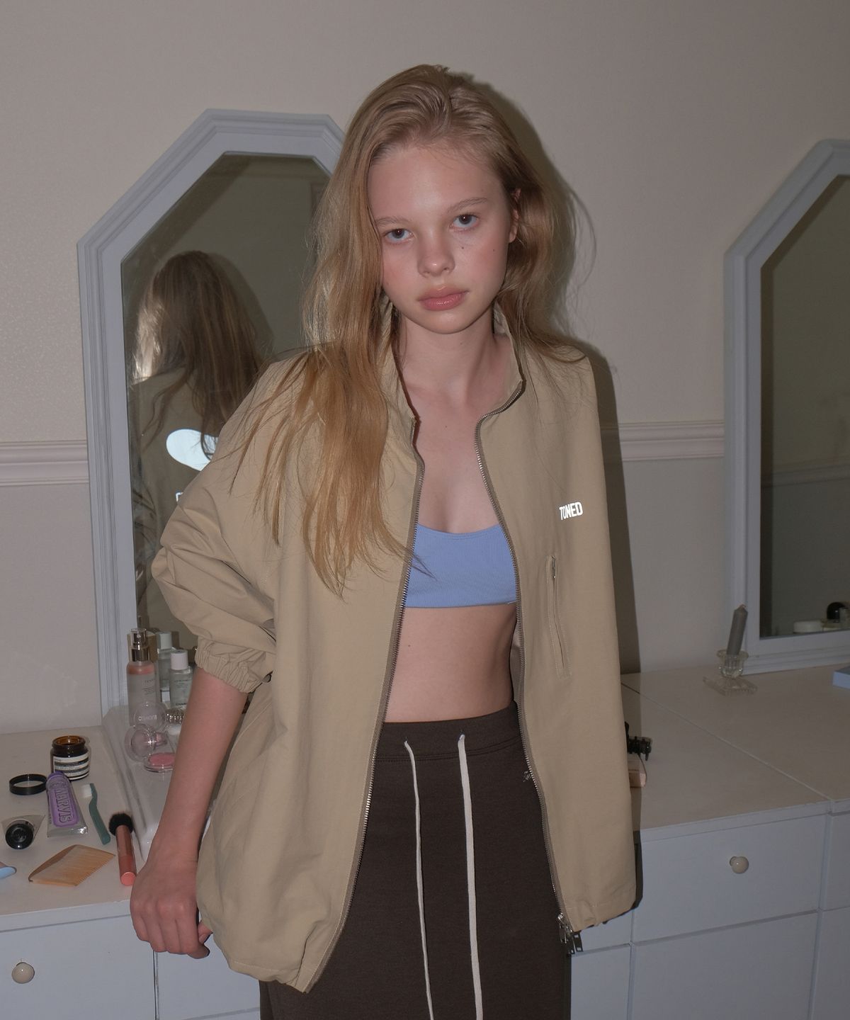 톤드(TONED) Reflective t-heart nylon jacket (beige)