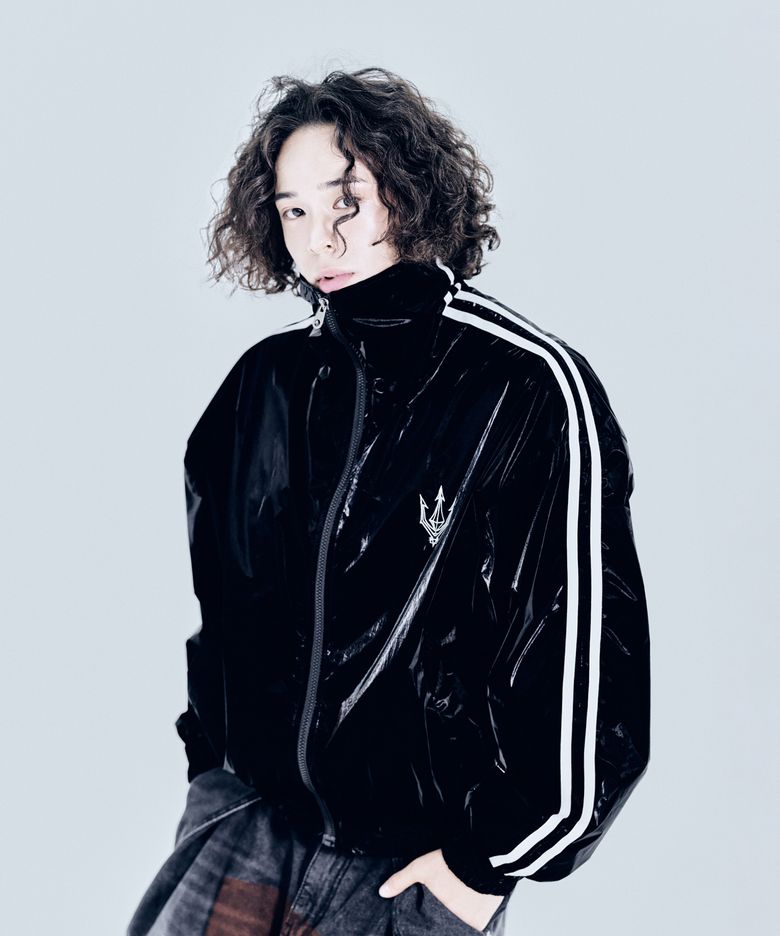 GLAZED SATIN SHELL 윈드브레이커 - JET BLACK