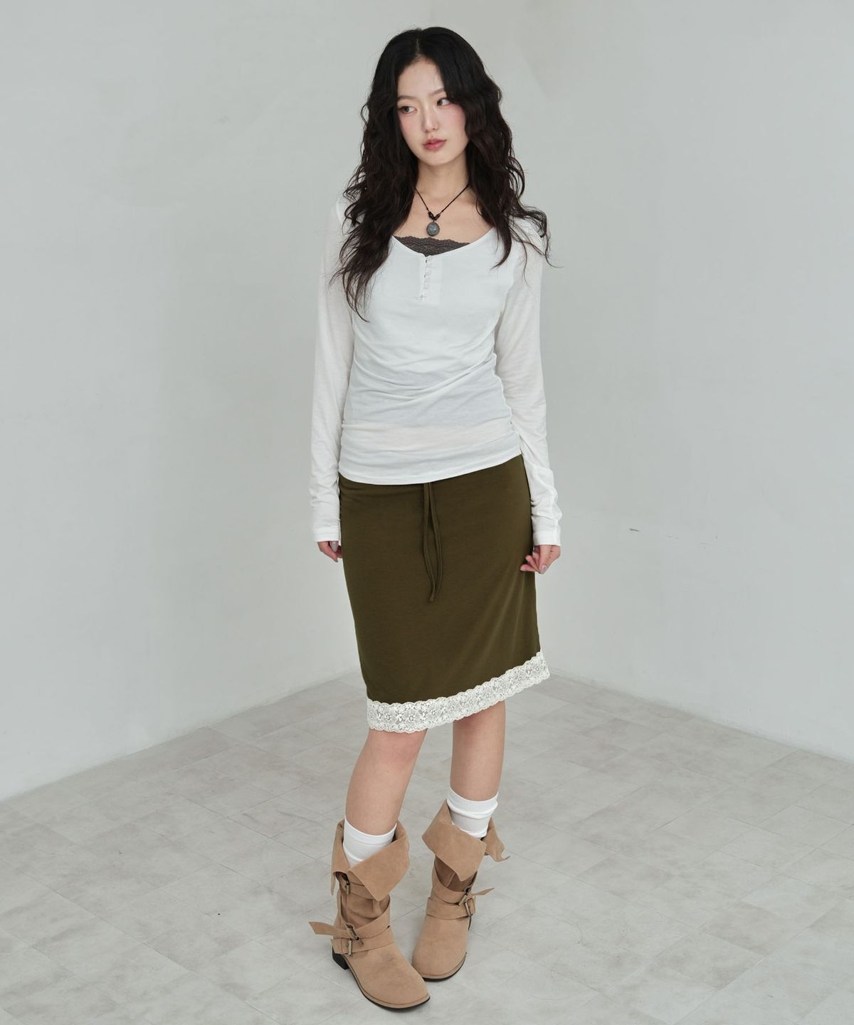 오드민(ODDMIN) String Lace Midi Skirt (olive)