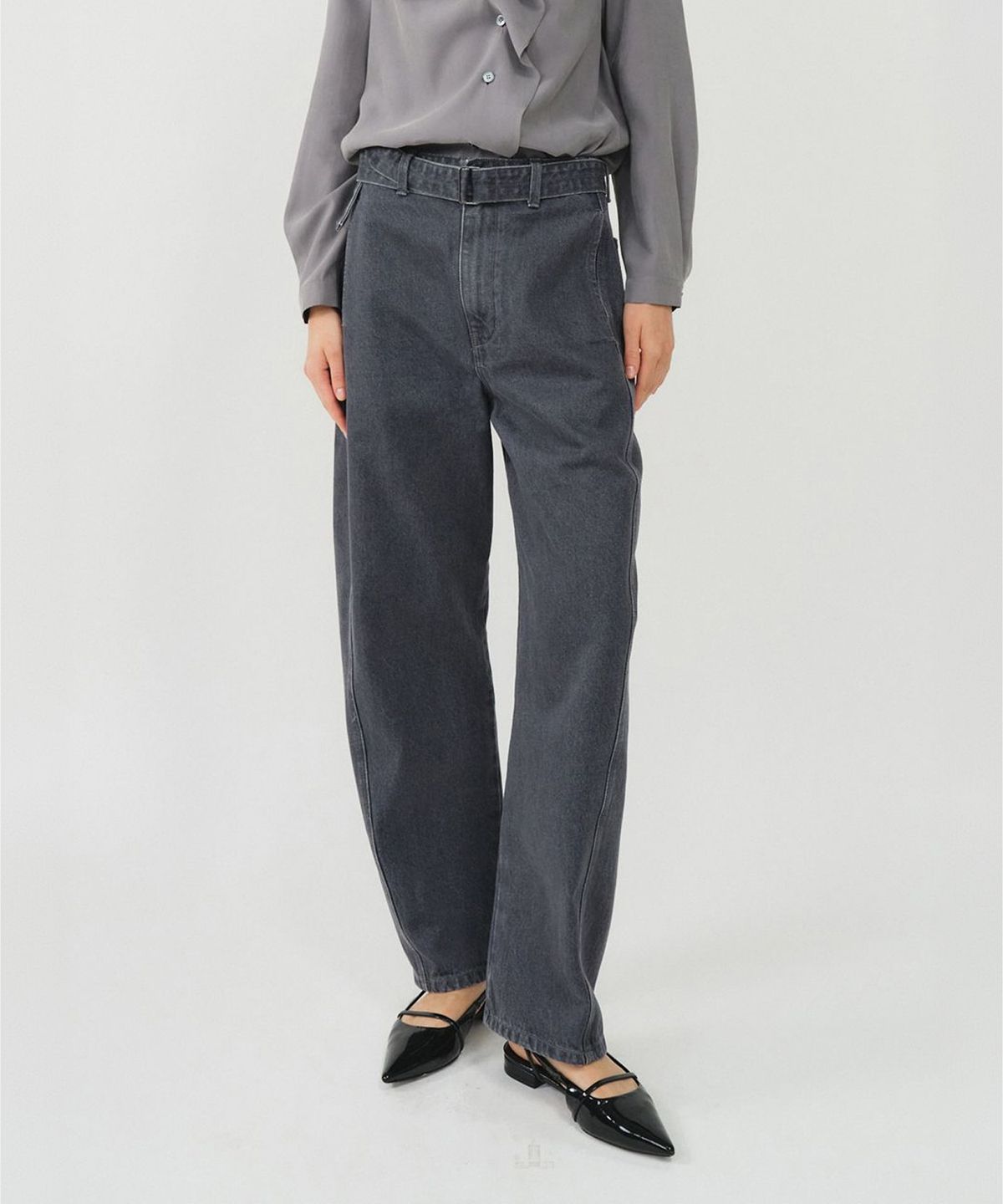 룩캐스트(LOOKAST) 코튼 트위스티드 벨티드 팬츠_그레이 / COTTON TWISTED BELTED PANTS_GREY