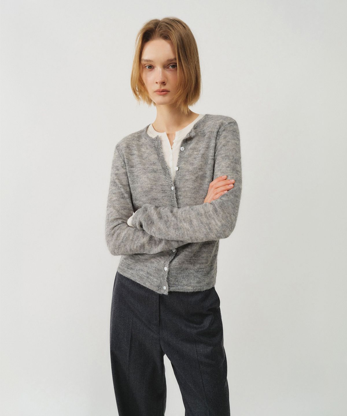 룩캐스트(LOOKAST) 쉘 버튼 모헤어 시어 가디건_그레이 / SHELL BUTTON MOHAIR SHEER CARDIGAN_GREY