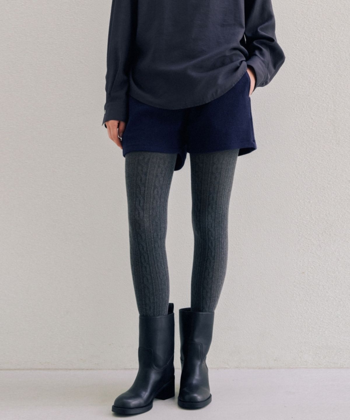 어나우트(UNNOUT) COZY BANDING SHORTS BLUE NAVY