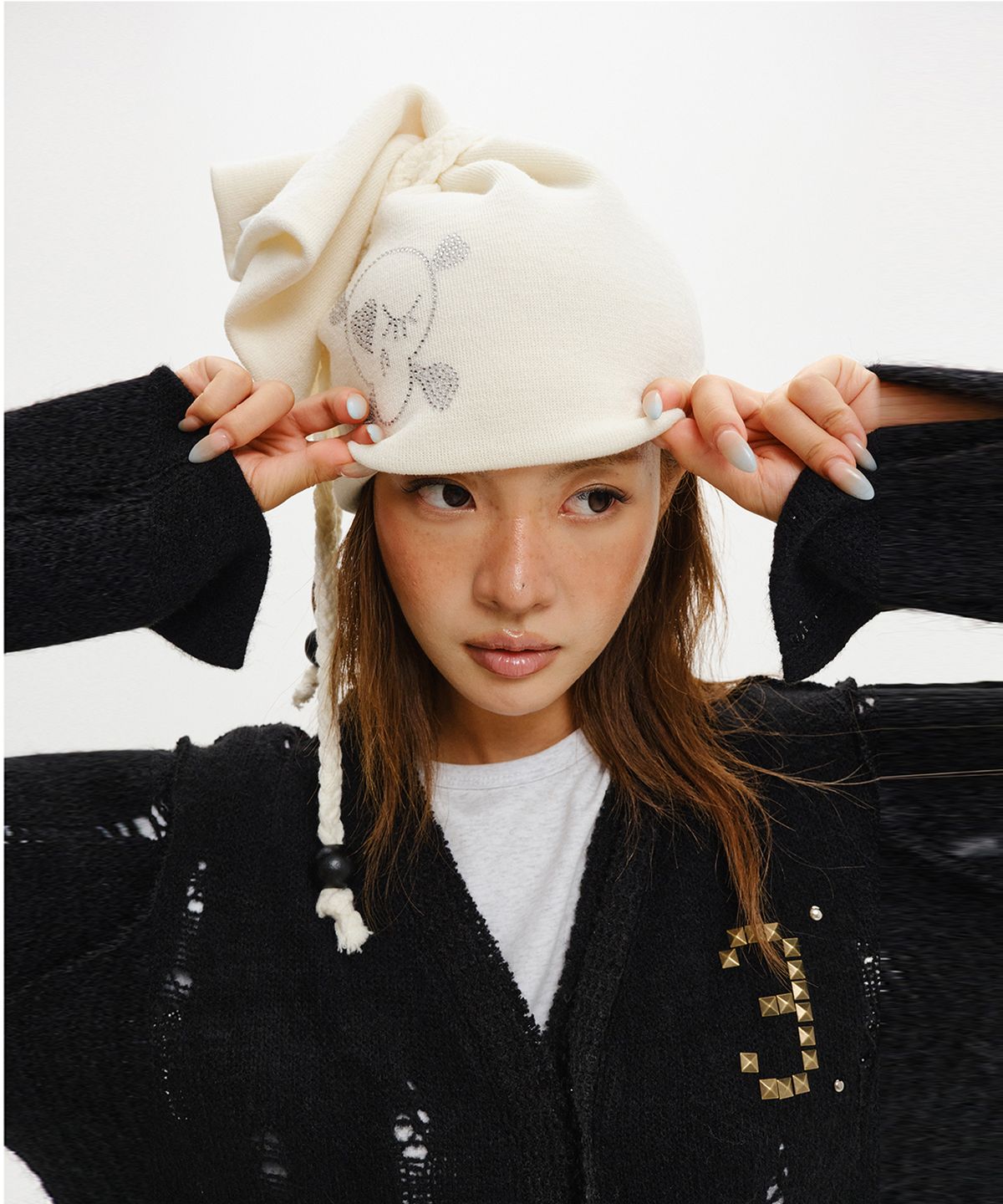 소르비(SORBEE) SKULL STRING LONG BEANIE / IVORY
