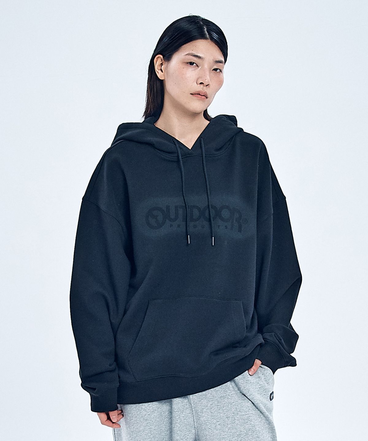 아웃도어 프로덕츠(OUTDOOR PRODUCTS) 스프레이드 로고 후디 (블랙)
