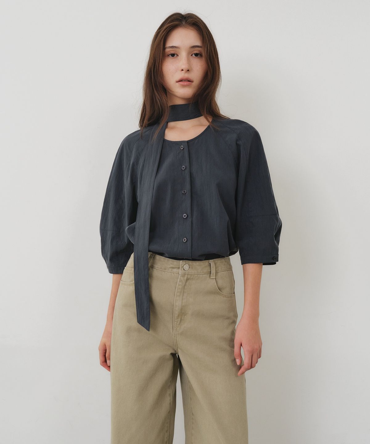 올리브 데 올리브(OLIVE DES OLIVE) 7부소매 벌룬 타이블라우스 OW6AB8020