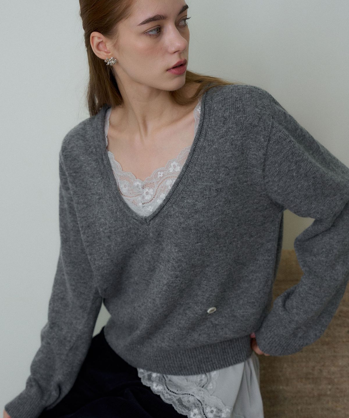 헤인트(HAINT) ORVET DEEP V-NECK KNIT_GRAY