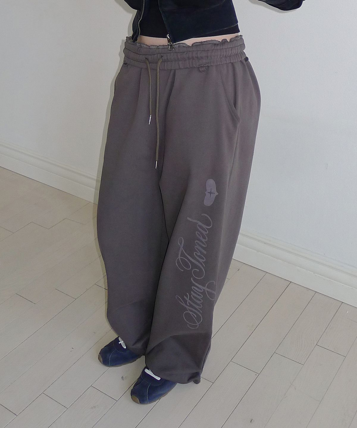 톤드(TONED) Stay toned relaxed sweatpants (chacoal)