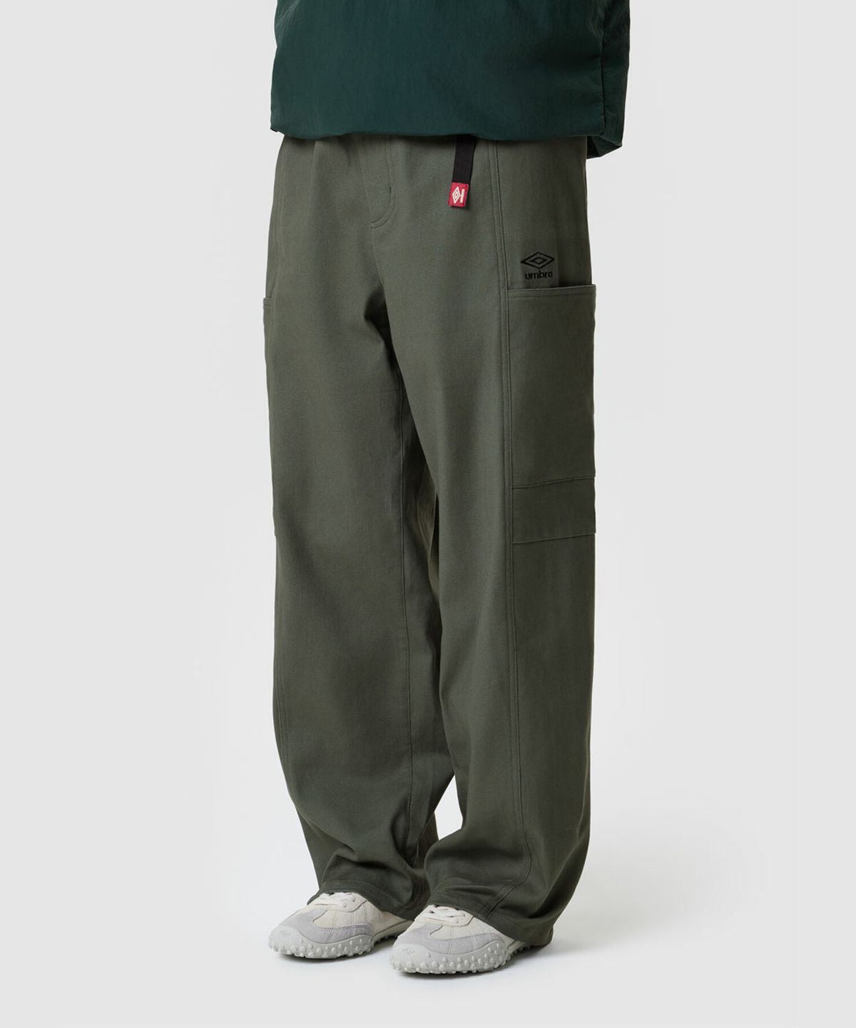 엄브로(UMBRO) 조디악 기모 루즈 테이퍼드 팬츠 카키 UR411CPTO2
