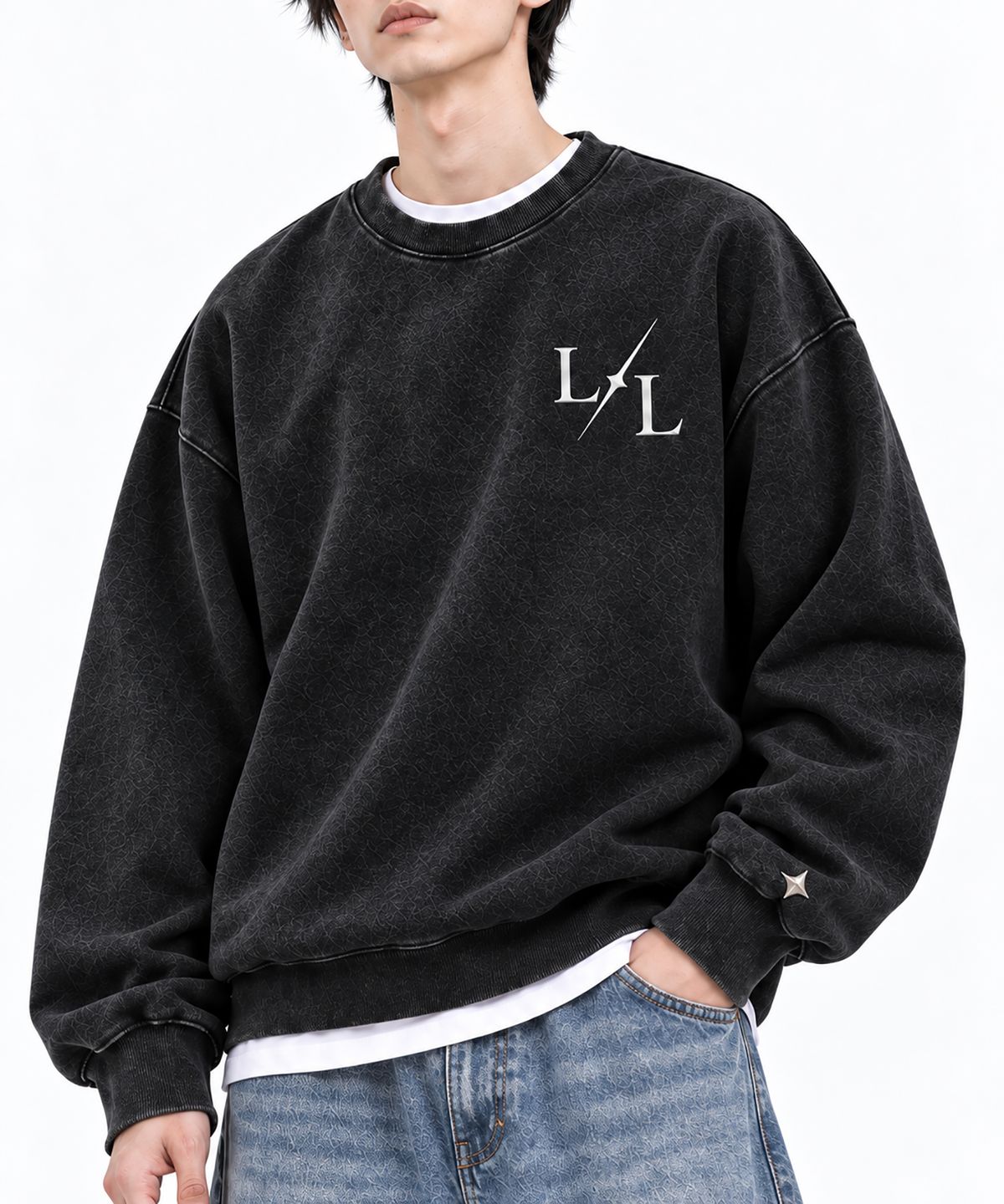 엘라모(LLAMO) 컴포트 쭈리 스모크베일 솔트워싱 오버핏 맨투맨 블랙
