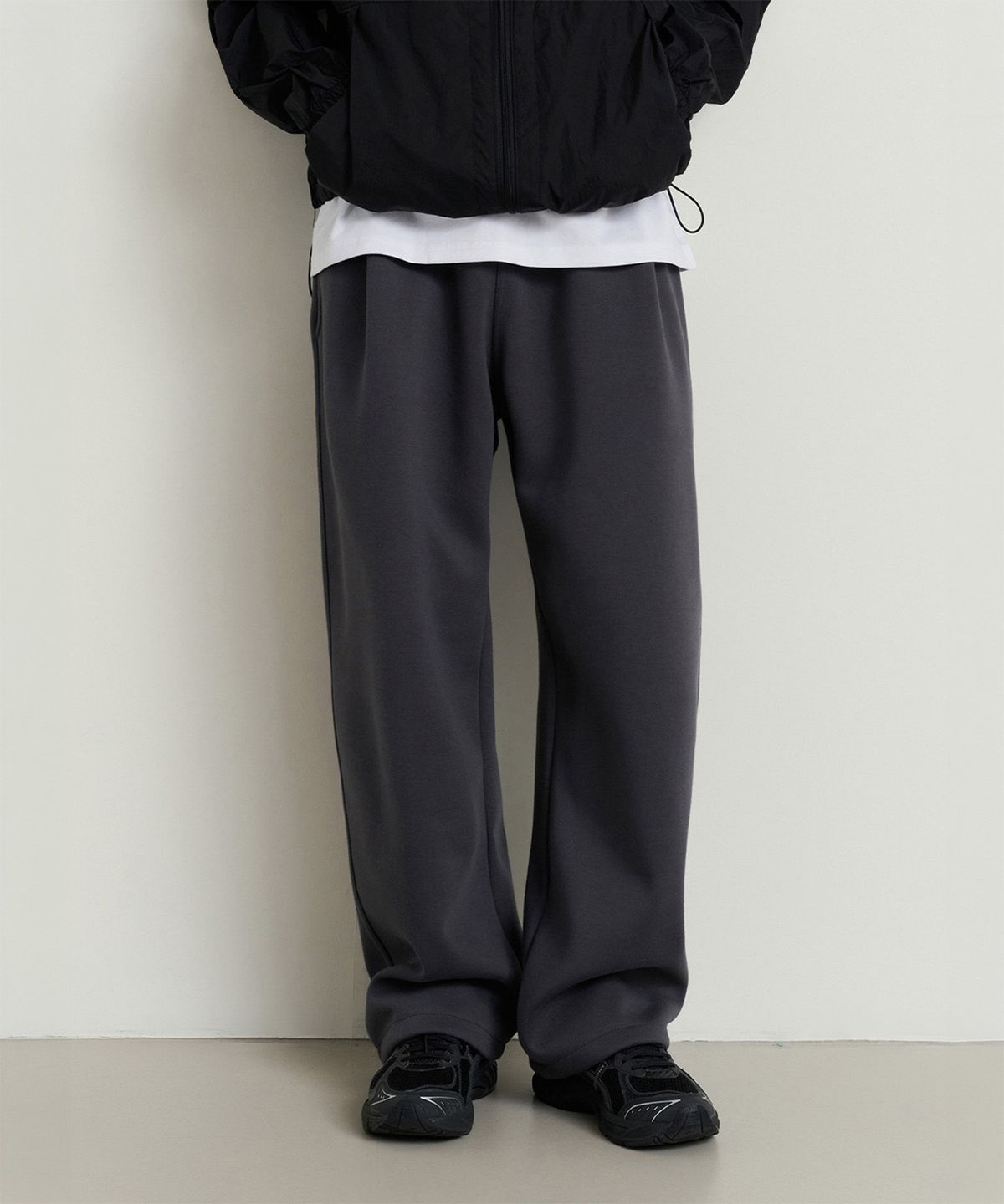 크레드먼스(CREEDMENS) 스티치 이중지 핀턱 스웨트 팬츠