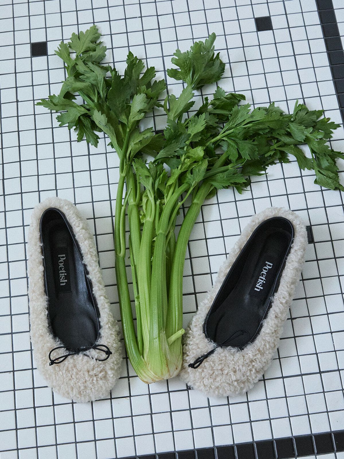 포에티시(POETISH) BOUNCY FUR BALLET FLAT SHOES AX6AU126_91