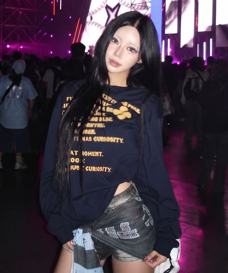 클로버 타이포 헨리넥 롱슬리브 네이비