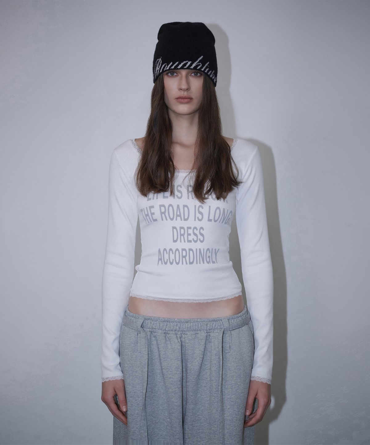 로타입(ROUGHTYPE) Scallop Lace Off-shoulder Long Sleeve - White