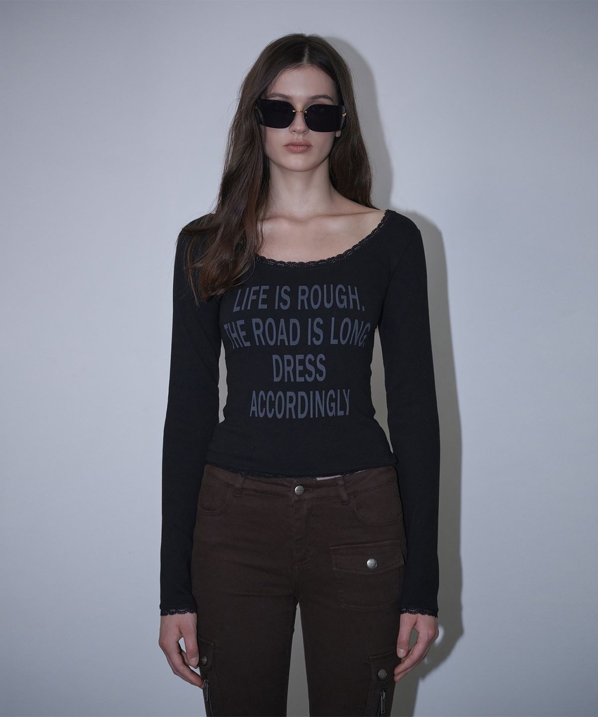 로타입(ROUGHTYPE) Scallop Lace Off-shoulder Long Sleeve - Black