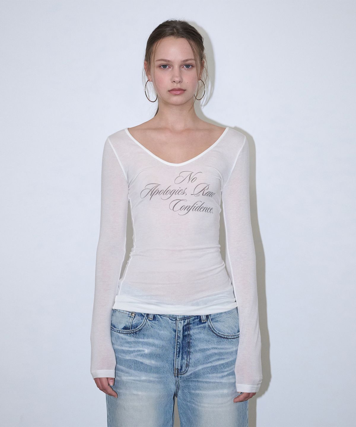 로타입(ROUGHTYPE) Loose Fit Deep V-neck Long Sleeve - White