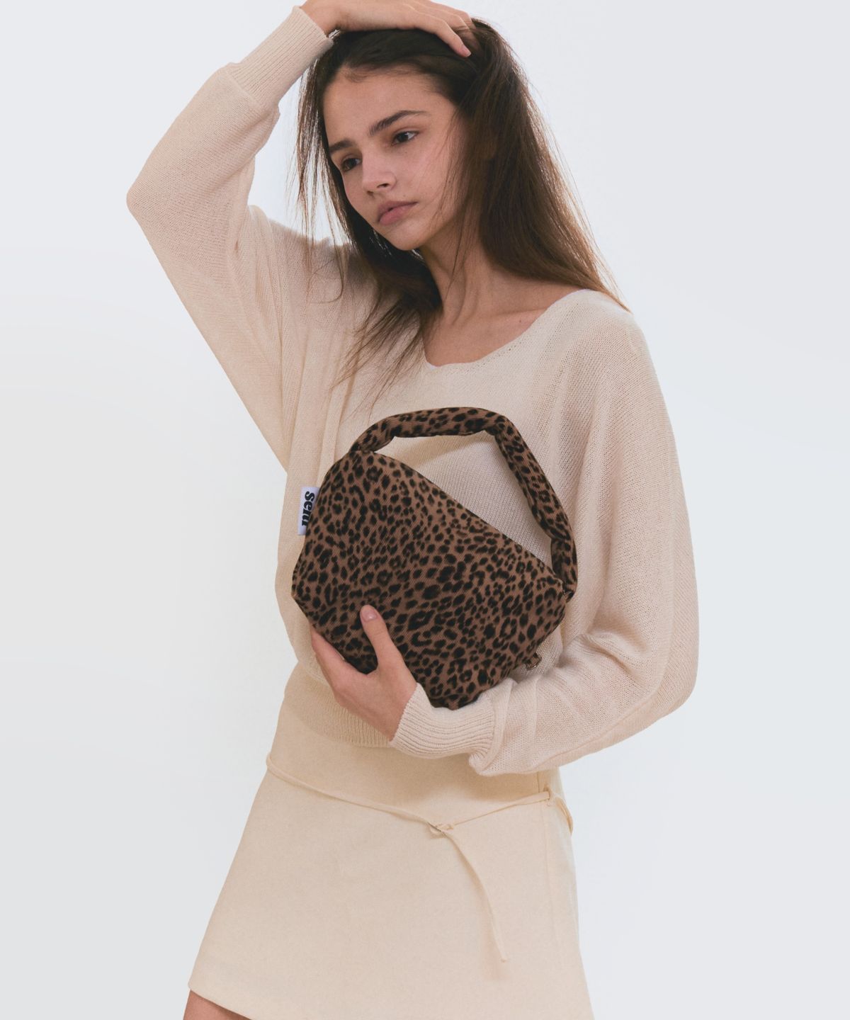 세르(SEHR) Leopard Corduroy Pouch Bag (Brown)