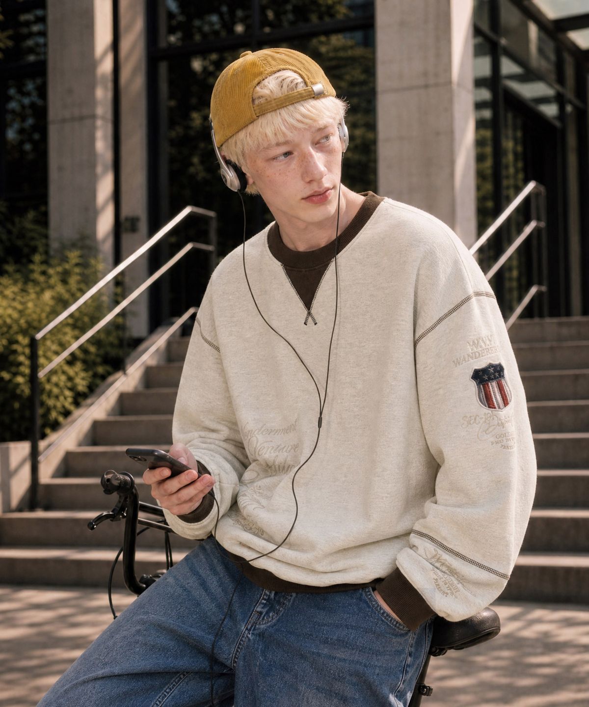 더블유브이프로젝트(WV PROJECT) 원더러스트 루프 맨투맨 오트밀 JIMT7886