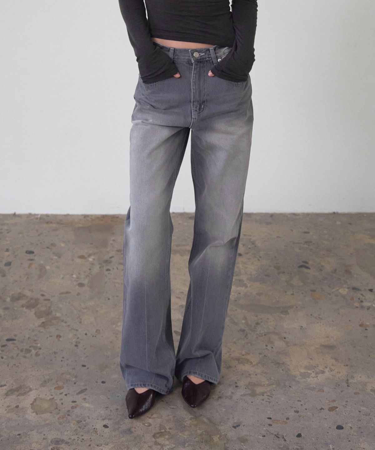 신앤리(SSIN AND LEE) Hailey Washed Denim Pants Grey