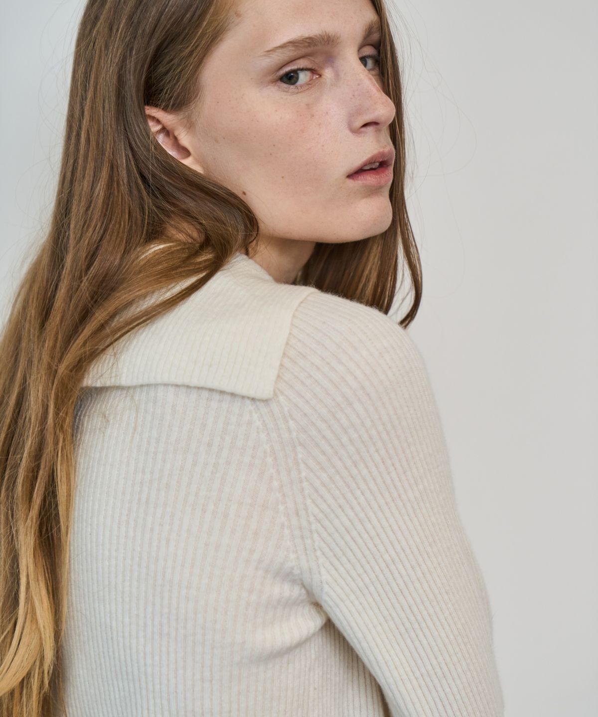 그리다제이(GRIDAJ) Soft V-Neck Collar Knit
